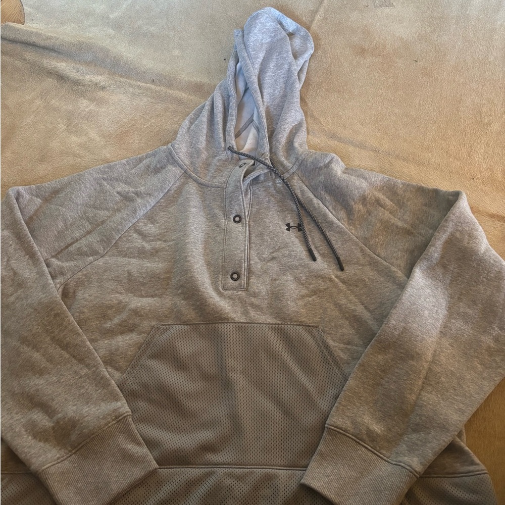 Under Armour Cropped Hoodie